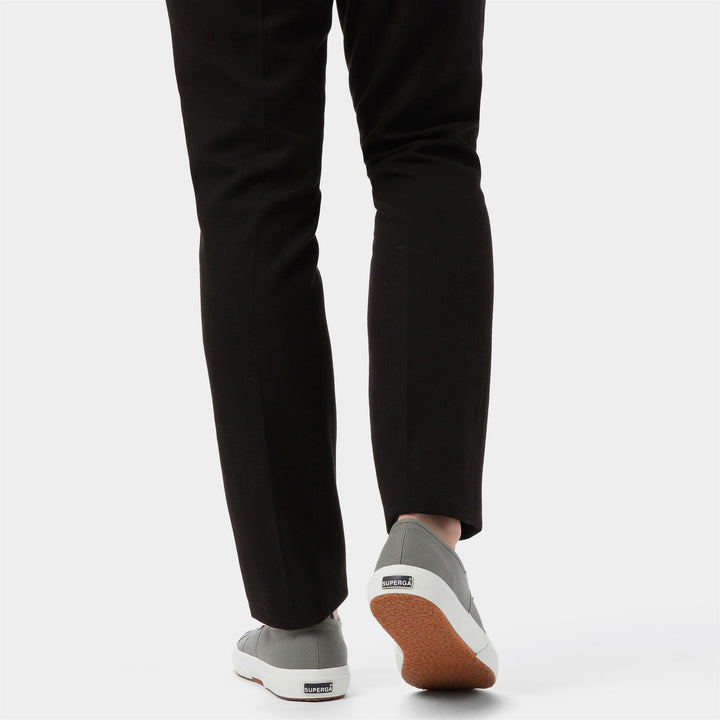 Klassische Unisex-Sneaker in Grau mit Obermaterial aus Baumwolle 7